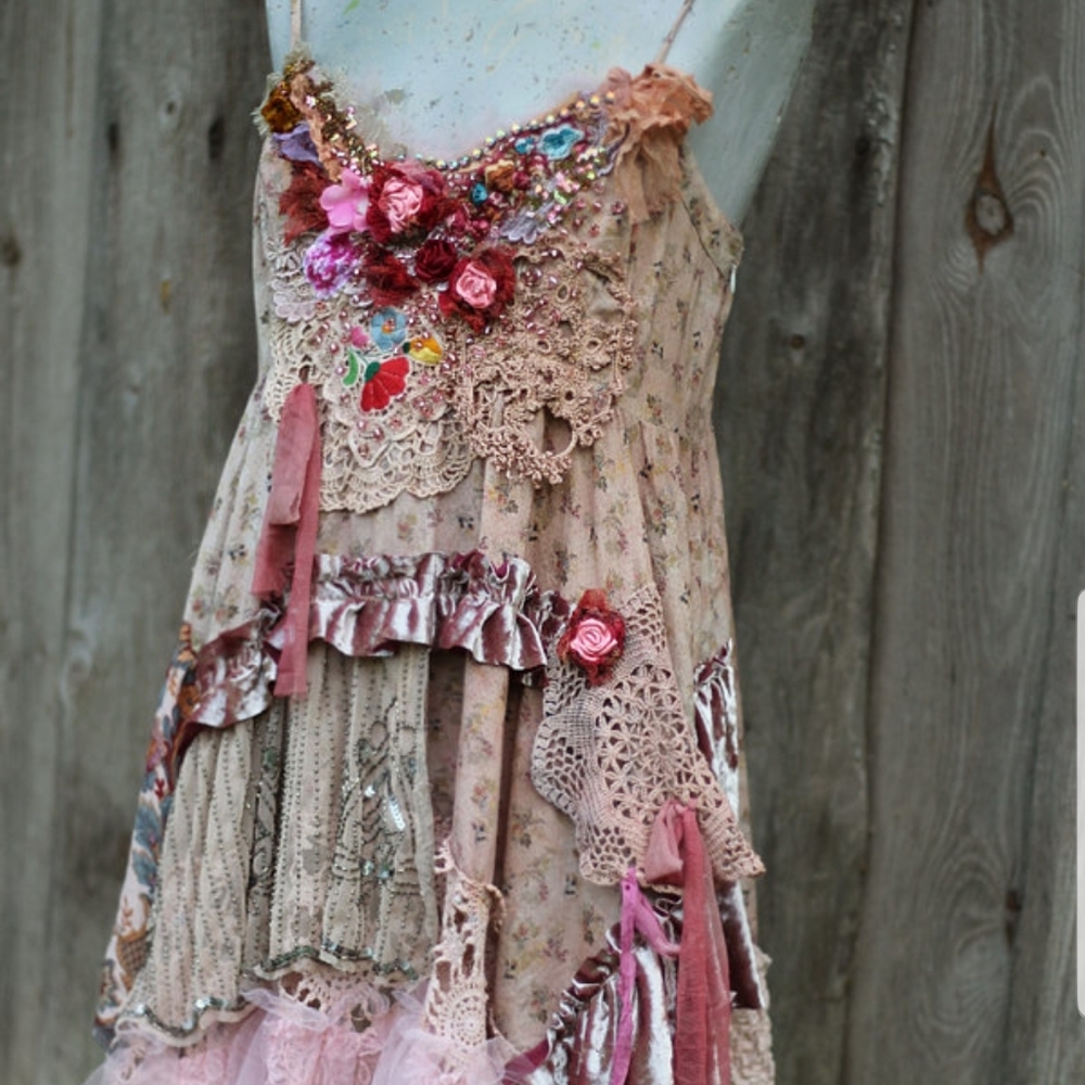 Sleeveless tunic dress top.